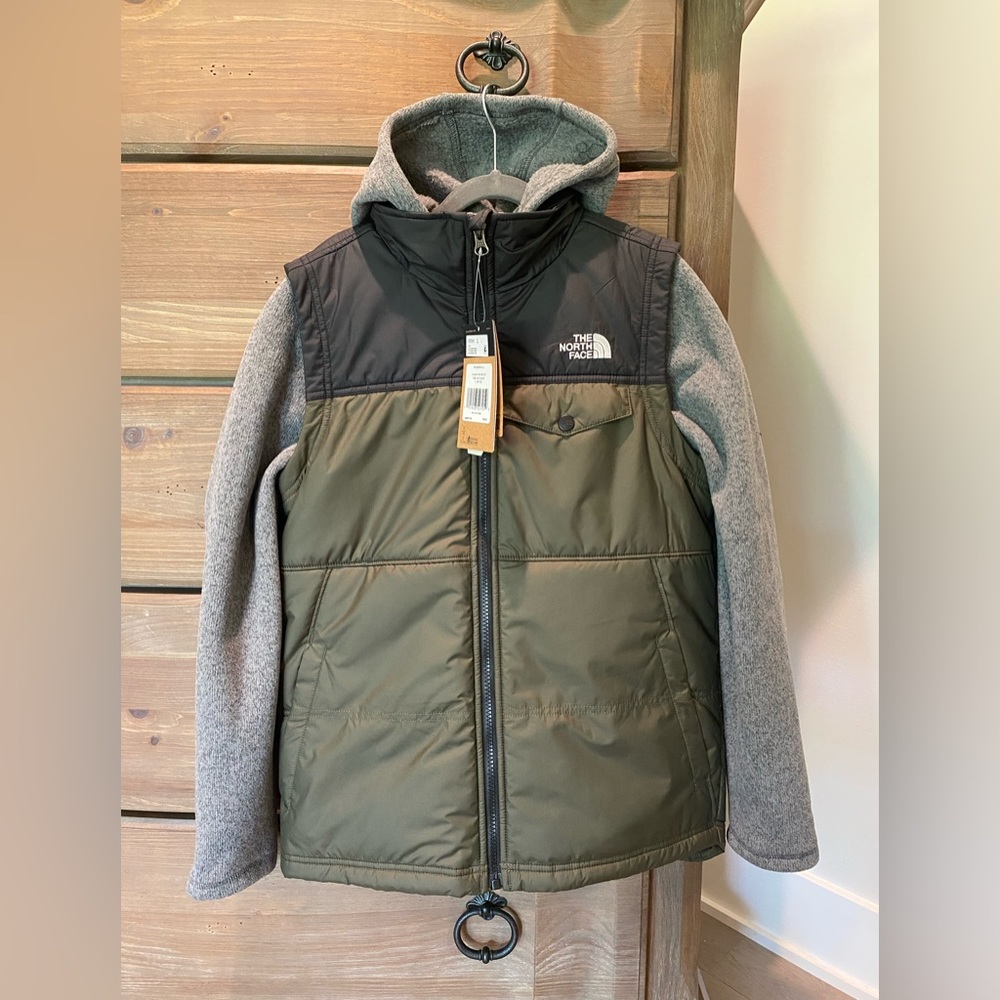 Boys’ The North Face Lyons Varsity Vest jacket. Size large (14-16)
